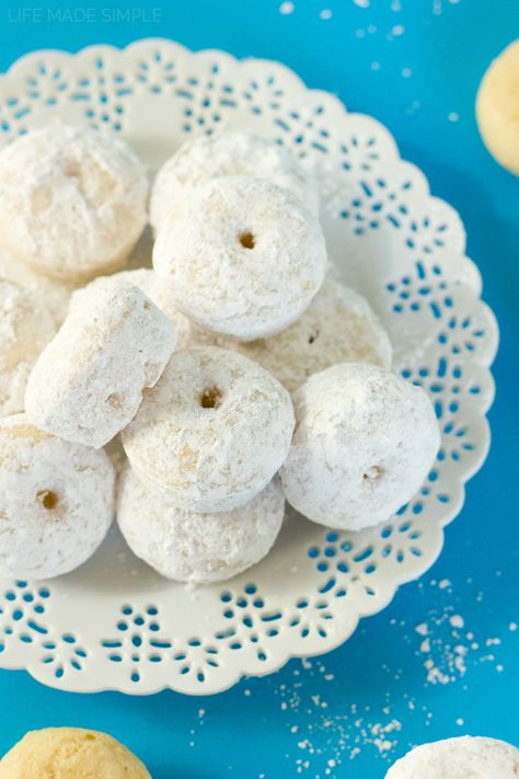 Powdered Sugar Donettes | Life Made Simple Big Donuts, Life Made Simple, Donut Pan, Powdered Donuts, Dessert Board, Donut Maker, Sugar Donut, Breakfast Bites, Blogger Photos