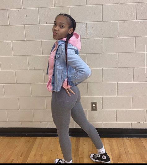 Grey Tights Outfit Black Women, Gray Leggings Outfit Baddie, Grey Leggings Outfit Baddie, Dark Grey Leggings Outfit, Leggings Outfit Baddie, Outfits With Grey Leggings, Gray Leggings Outfit, Baddie Outfits Winter, Grey Leggings Outfit