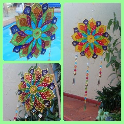 mobiles Acetato Ideas, Shrinky Dink, Arts Ed, Pinterest Pin, Wind Chimes, Dream Catcher, Craft Ideas, Arts And Crafts, Gift Ideas