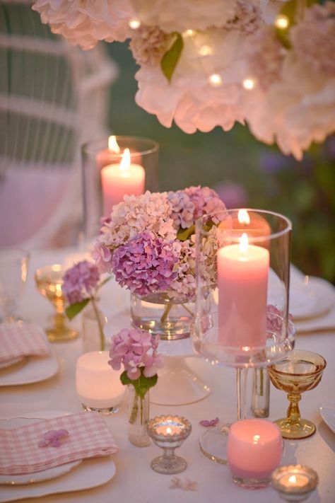 Romantic Dinner Tables, Wedding Reception Candles, Romantic Table Setting, Summer Table Settings, Candle Table Decorations, Romantic Table, Outdoor Table Settings, Dinner Table Setting, Reception Centerpieces