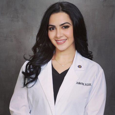 Juliette, RDH (@yoursdhyg) posted on Instagram • Nov 28, 2020 at 8:10pm UTC Photoshoot Doctor Ideas, Doctor Professional Photoshoot, Medical Headshots, Med School Headshots, Doctor Pictures Female, Doctor Photoshoot, Residency Headshots, Coat Photoshoot, Medicine Student