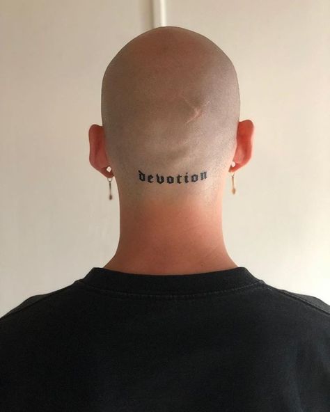 Tats Ideas, Men's Piercings, Hyper Realistic Tattoo, Shaved Hair Designs, Shave My Head, Neck Tattoo For Guys, Greek Tattoos, Head Tattoos, Shaved Head