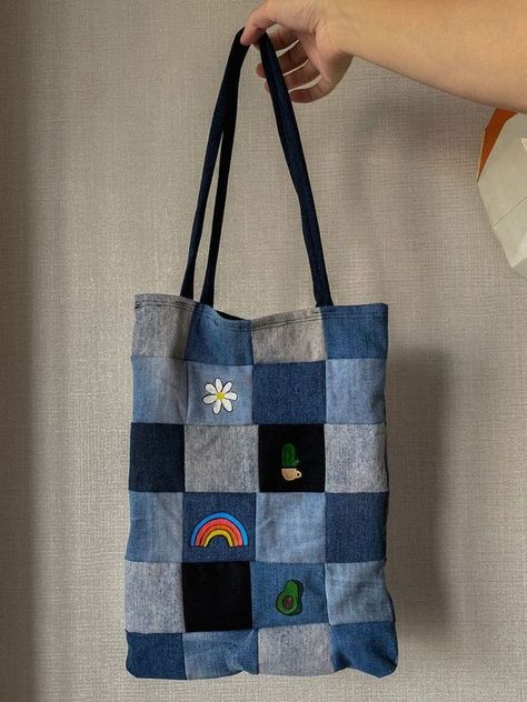 Belleza Aesthetic, What To Do With Old Jeans, Denim Patchwork Bag, Aesthetic Ropa, Tas Denim, Quilted Bag Patterns, Geometric Accessories, Denim Diy Clothes, Clothes Tips