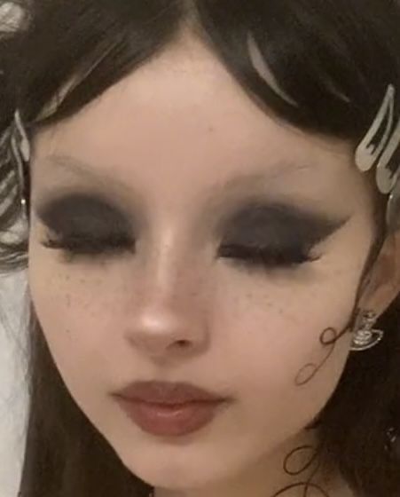 Applying Eyeshadow, Maquillage On Fleek, Smink Inspiration, Swag Makeup, Ethereal Makeup, Emo Makeup, Dope Makeup, Alternative Makeup, Edgy Makeup