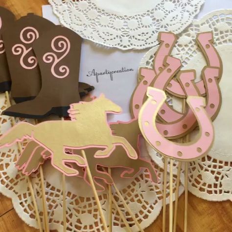 Pink And Brown Western Party, Cowgirl Centerpieces, Cowboy Themed Birthday Party, Cowgirl Invitations, Cowboy Theme Party, Cowgirl Baby Showers, Birthday Venues, Horse Birthday Parties, Cowboy Baby Shower