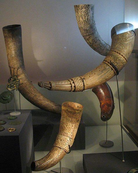 Viking era horns, Reykjavik museum Iceland Viking Museum, Scandinavian History, Viking Horn, Viking Drinking Horn, Viking Life, Viking Culture, Ancient Vikings, Drinking Horns, Old Norse