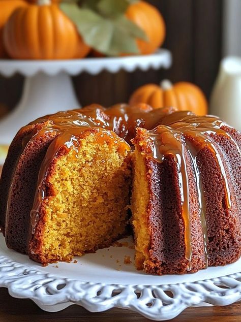 Spice Pound Cake, Pumpkin Pound Cake Recipes, Pumpkin Bundt Cake Recipes, Pumpkin Pound Cake, Buttermilk Pound Cake, Pumpkin Bundt Cake, Pound Cake Recipe, Homemade Pumpkin Puree, Pumpkin Spice Cake