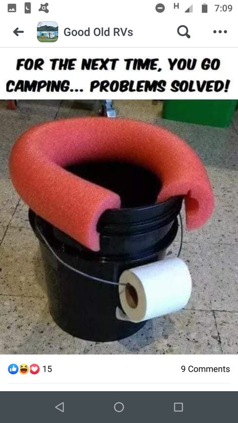 Camp Toilet, Camping Diy, Camping Hacks Diy, Camping Toilet, Survival Life Hacks, Bushcraft Camping, Diy Camping, Camping Backpack, Camping Fun