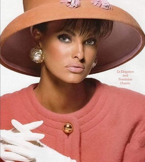 Coco Chanel | Linda Evangelista for Chanel 🪷 Vogue Italia Editorial, Decades Of Fashion, Vogue Vintage, David Bailey, Patrick Demarchelier, Vogue Archive, Original Supermodels, 90s Supermodels, Helena Christensen