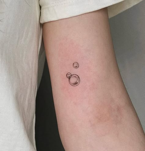 Watercolor Bubbles Tattoo, Small Bubble Tattoo, Bubble Tattoo Design, Bubbles Tattoo Ideas, Bubbles Up Tattoo, Unconventional Tattoos, Ppg Tattoo, Blowing Bubbles Tattoo, Bubbles Tattoos