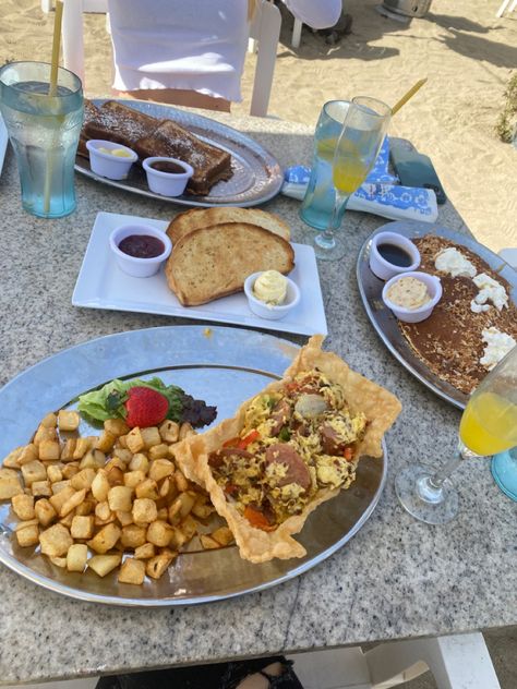 Paradise Cove Malibu, Paradise Cove, Beach Cafe, Scrambled Eggs, Mimosa, Cheese Board, Food Blog, Paradise, Cafe