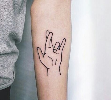 pinterest | @poeticfacades Hand Gesture Tattoo, Deaf Tattoo, Asl Tattoo, Tattoo Pequeños Mujer, Sign Language Tattoo, Walle Y Eva, Love Yourself Tattoo, Petit Tattoo, Grunge Tattoo