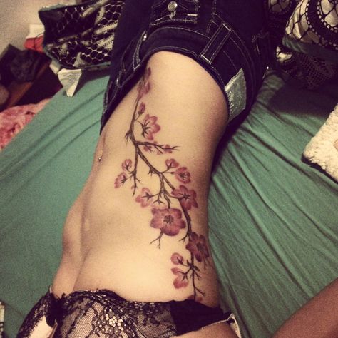 cherry blossom tattoo | Tumblr Tattoo Back, Flower Tattoo Back, Tattoo Henna, Beautiful Flower Tattoos, Full Back Tattoos, Perfect Tattoo, 4 Tattoo, Vine Tattoos, Geniale Tattoos