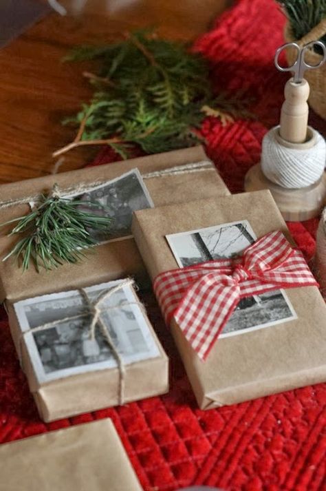 belle maison: Wrap in Style :: DIY Christmas Gift Wrapping Ideas Wrapped Presents, Creative Holiday Gifts, Kraft Paper Wrapping, Creative Gift Wrapping, Holiday Gift Wrap, Wrapping Ideas, Noel Christmas, Handmade Holiday, Be Great