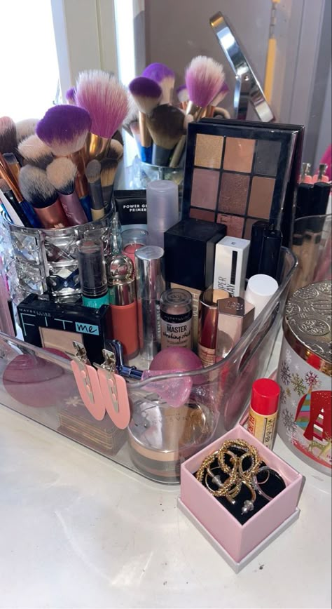 Makeup Beauty Room, Makeup Collection Goals, Makeup Drawer Organization, Indie Makeup, Top Makeup, Makeup Is Life, Top Makeup Products, Winter Makeup, Dior Makeup