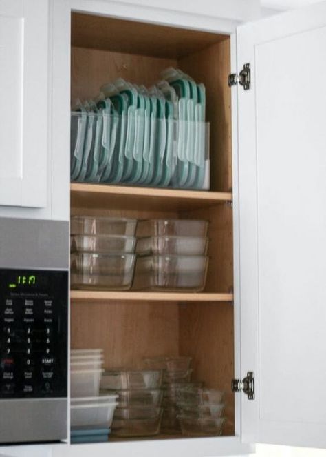 Dry Storage Organization, Tupperware Organizing, Kitchen Storage Hacks, House Organisation, College Organization, Kitchen Organization Pantry, Kitchen Organisation, Kitchen Organization Diy, Organisation Hacks