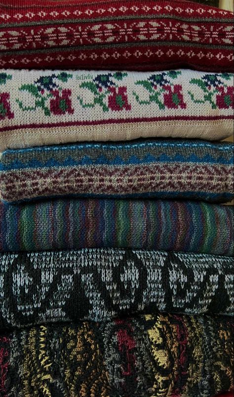 Chunky Sweaters Aesthetic, Sweater Collection Aesthetic, Big Sweaters Aesthetic, Chunky Sweater Aesthetic, Comfy Sweater Aesthetic, Sweater Astetic, Sweater Aesthetic Wallpaper, Granpa Sweaters, Grandma Sweater Aesthetic