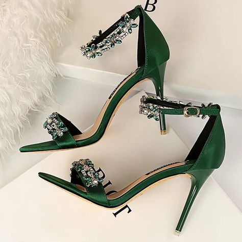 Summer Sandals Heels, Hak Tinggi, Prom Elegant, Sequin Sandals, Sandals Wedding, Sandals Patterns, Rhinestone High Heels, Modern Sandals, Crystal Sandals