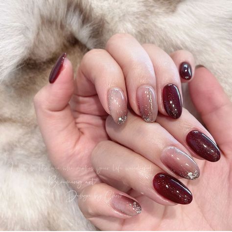 Nail Art Maroon, Maroon Nail Art, Maroon Nail Designs, Fashionable Nails, Emerald Nails, Inspiration Nails, Minimal Nails Art, Eye Nail Art, Korean Nail Art