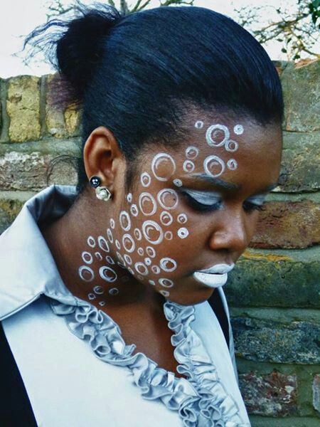 Chic Bubbles, face and body paint. By Ayeshea Bah @ www.creatingfx.co.uk Bubble Makeup, Face Art Makeup, Professional Makeup, Makeup Art, Body Painting, Face And Body, Carnival Face Paint, Body Art, Face Makeup