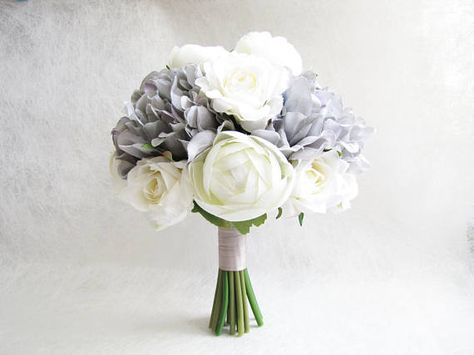 Peonies Wedding Bouquet, Peonies Bridal Bouquet, Bouquet White Roses, Wedding Bouquet White, White Rose Wedding Bouquet, Bridal Bouquet Bridesmaid, Peonies Wedding, Bride Details, Purple Bouquets