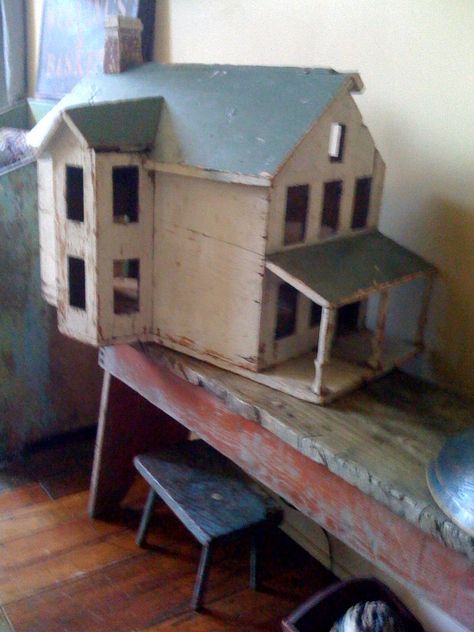 19Th C Early Dollhouse in original Paint. Found  in South Carolina..   ......Rick Maccione-Dollhouse Builder www.dollhousemansions.com Old Doll House, Primitive Houses, Antique Dollhouse, Prim Decor, Vintage Dollhouse, Dolls Houses, Doll Quilt, Miniature Houses, Old Dolls