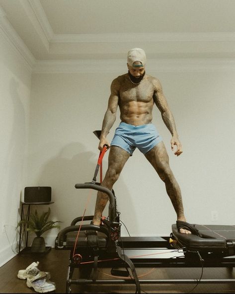 Odell Beckham Jr Instagram, Abs Workout V Cut, Odel Beckham, Famous Lifestyle, Athleisure Men, Black Men Haircuts, Odell Beckham, Odell Beckham Jr, Black Men Street Fashion