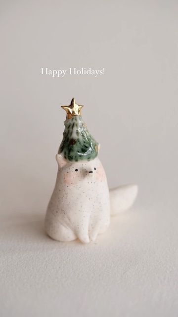 Cute Christmas Tree Decorations, Ceramics Ideas Pottery Christmas, Ceramic Christmas Decor, Ceramic Cute Ideas, Christmas Ceramics Pottery, Ceramic Christmas Gifts, Christmas Ceramic Ideas, Anthropologie Ceramics, Christmas Ceramic Ornaments