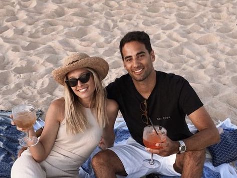 PHOTOS. Ilona Smet amoureuse : qui est Kamran Ahmed son copain depuis sept ans ? Ilona Smet, Estelle Lefébure, Vartan Sylvie, Couple Goals, Portugal, Couple Photos, France, Instagram