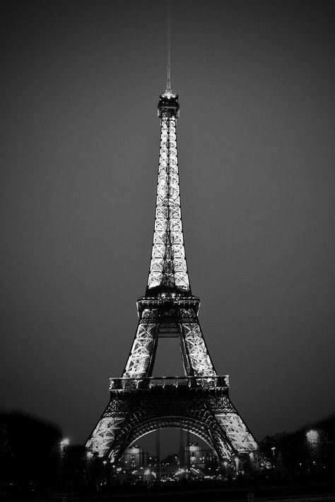 Eiffel Tower photo instant download, single photo for printing, Paris, fine art, home decor, original photography Ifal Tower Wallpaper, Eiffel Tower Photo, Eiffel Tower Photography, Vista Print, Paris Wallpaper, Paris Pictures, Pretty Landscapes, Paris Photography, Paris Photo