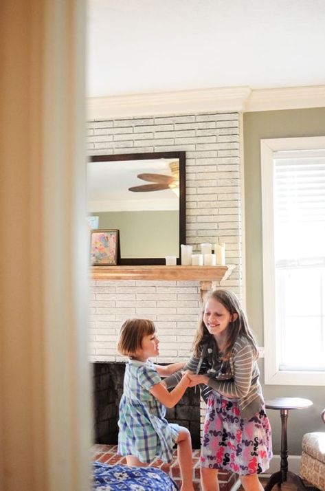 Living With Kids: Hannah Carpenter Carpenter House, Hannah Carpenter, Design Mom, Little Houses, Off The Wall, Pretty Cool, Old Houses, Floral Skirt, Design