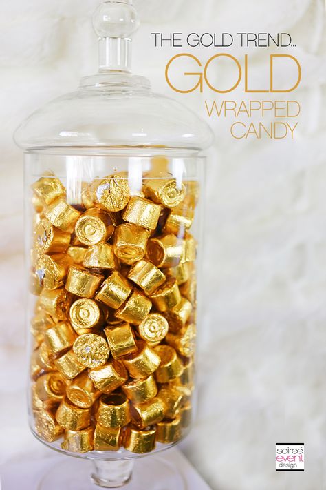 Golden Party Theme Decor, Great Gatsby Party Favors Ideas, Black And Gold Party Snacks, Great Gatsby Party Food Ideas, Gatsby Food Ideas, 1920s Food Ideas, 20th Golden Birthday Ideas, 24 Karat Gold Party, Gold Party Food Ideas