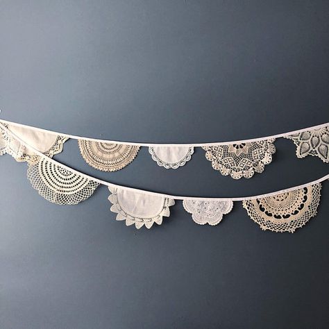 Doily Banner, Doily Garland, Doily Bunting, Wedding Open House, Doily Wedding, Circle Garland, Baby Birthday Decorations, Crochet Wreath, Garland Ideas