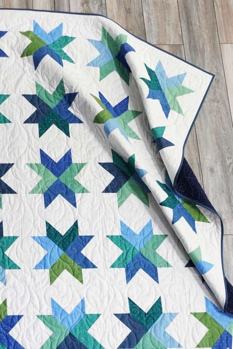 7 Quick and Easy Quilt Patterns - Homemade Emily Jane One Color Quilt Patterns, Fast Quilt Patterns, Hst Quilt Patterns, Queen Quilt Pattern, Queen Size Quilt Pattern, Geometric Quilts, Throw Quilts, Hst Quilts, Beginner Quilting