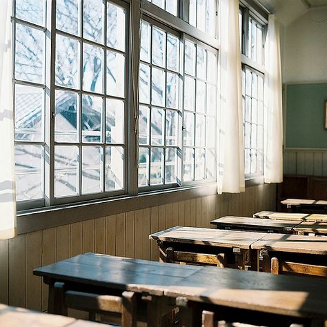 school...I remember windows like this school room. Boarding School Aesthetic, Wammy's House, Looking For Alaska, Spring Awakening, Ouran High School Host Club, High School Host Club, Host Club, Prep School, School Posters