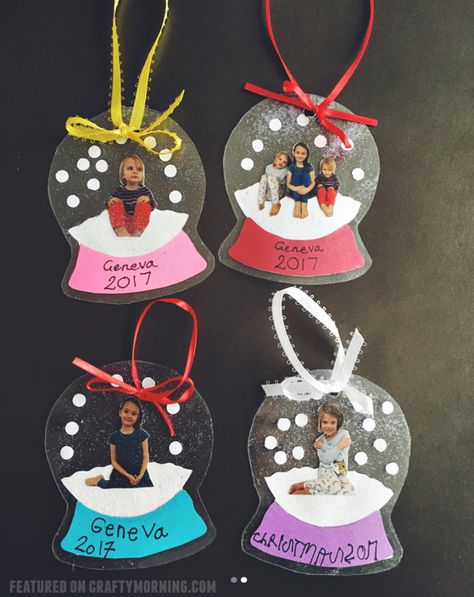 15 Amazing DIY Christmas Photo Ornaments Christmas Homescreen, Preschool Christmas Crafts, Christmas Gifts For Parents, Globe Ornament, Christmas School, Winter Crafts For Kids, Daycare Crafts, Homescreen Ideas, Home Exterior