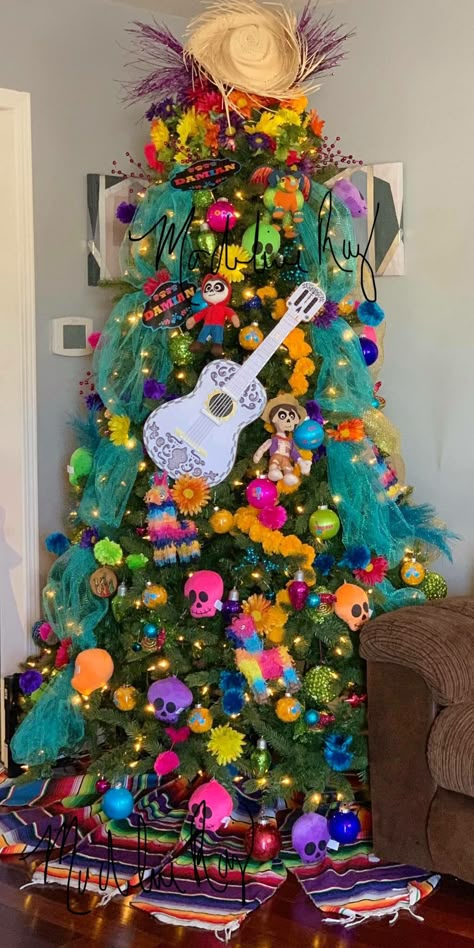 Mexican Christmas Decorations, Disney Christmas Tree, Tema Disney, Mexican Christmas, Tree Themes, Holiday Tree Decorations, Creative Christmas Trees, Christmas Themes Decorations, Christmas Tree Inspiration