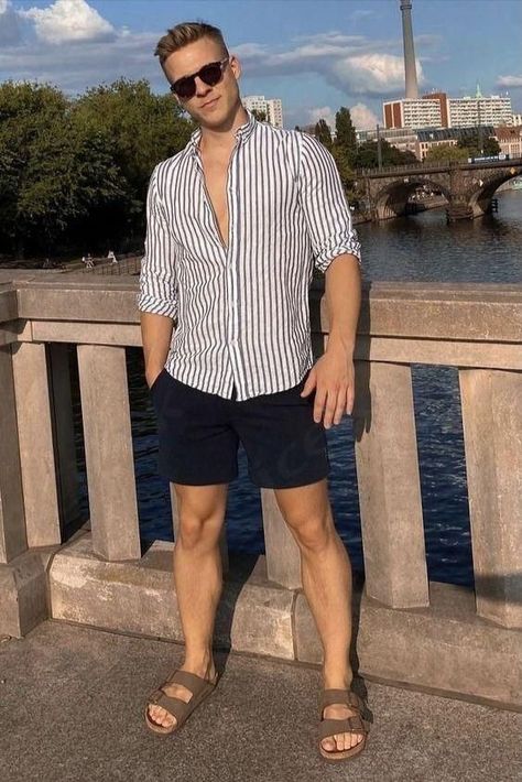 Mens Polo And Shorts Outfit, Mens Beach Outfits, Vacation Outfits Men, Summer Holiday Outfits, Mens Summer Outfits, Mens Casual Outfits Summer, Short Men Fashion, Street Style Outfits Men, Mens Casual Dress Outfits