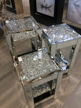 Glam Bedroom Decor, Glam Bedroom, Mirror Lamp, Glam Room, Mirrored Furniture, Lamp Table, Living Room Decor Apartment, Bedroom Accessories, Silver Glitter