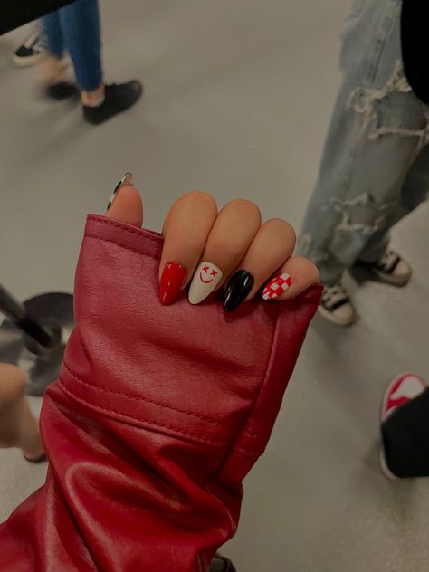 Louis Tomlinson Concert Nail Ideas, Faith In The Future Nails Louis Tomlinson, Faith In The Future Nails Ideas, Faith In The Future Tour Outfit, Faith In The Future Nails, Faith In The Future Outfit Ideas, Louis Tomlinson Nails Designs, Faith In The Future Outfits, Faith In The Future Louis Tomlinson