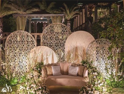 Welcome Dinner Decor, Sufi Night, Reception Stage Decor, Mehendi Decor Ideas, Night Wedding Decor, Effect Photo, Welcome Dinner, Wedding Stage Backdrop, Dinner Decor