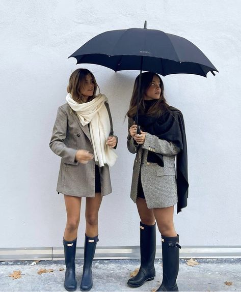 Rainboots Outfit, Rain Boot Outfit, Cold Outfits, Elegante Casual, Causual Outfits, Looks Chic, Casual Winter Outfits, Autumn Outfit, Street Style Outfit