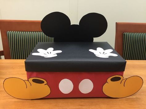 Mickey Mouse Card Box Ideas, Mickey Valentines Boxes, Disney Gift Box Ideas, Mickey Mouse Valentine Box Ideas, Mickey Mouse Gift Ideas, Mickey Mouse Valentines, Mouse Valentine, Valentines Day Boxes, Mickey Mouse Classroom