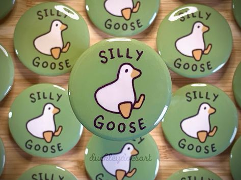 Pin Button Design, Goose Art, Badge Making, Silly Art, Paint Water, Bag Pins, Working At Home, Brooch Handmade, Pretty Pins