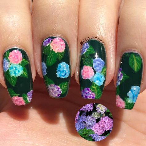 Hydrangea floral summer nails nail art Blue Plants, Floral Nail Art, Nail Designs Glitter, Blue Hydrangea, Floral Nails, Mani Pedi, Nail Trends, Glitter Nails, Toe Nails