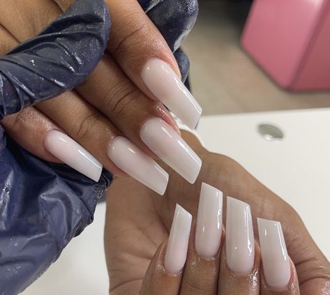 Lipstick Nails Shape, Round Shaped Nails, Natural Nail Shapes, Fat Fingers, Oval Shaped Nails, Natural Looking Nails, Wide Nails, Ten Nails, Lipstick Nails