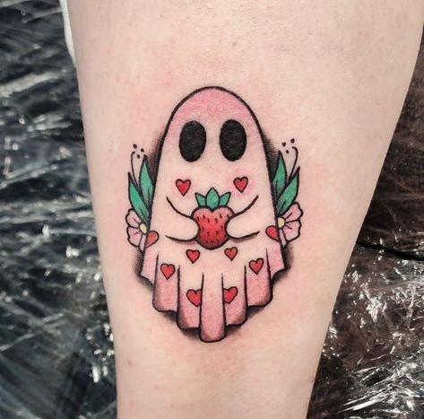 Tattd, Inc. on Instagram: “Some Spooky Strawberries 🍓👻 Artist: @vividflora.ink #tattd #tattdapp #strawberrytattoo #ghosttattoo #cutetattoo #halloweentattoo” Tattoo Ideas Pretty, Strawberry Tattoos, Cute Small Tattoo Ideas, Tattoos Black And White, Cute Halloween Tattoos, Soft Tattoo, Cousin Tattoos, Strawberry Tattoo, Flower Vines