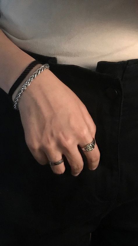 Masc Rings Aesthetic, Masc Hands With Rings, Rings Masc Women, Hot Hands With Rings, Veiny Hands With Rings, Rings Masc, Masc Jewelry, Masc Energy, Masc Girls