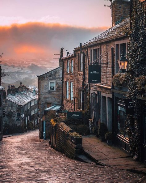 THE SUNDAY FEATURE Happy Valentines Day Yorkshire Check out this lovely winter sunrise down the cobblestone Main Street in Haworth Photo by: @christxanjaemes Location: Haworth Featured by: @carlmilner Carl Congratulations and thank you for tagging us Chris Use Hashtag #igersyorkshire To be part of the IgersYorkshire community follow us and tag your photos for a chance to see your work featured here. IgersYorkshire Admin Team @carlmilner @sunflowerof21 @yorkshire_brew #igersyorkshi Bradford England, Yorkshire Day, British Village, England Winter, England Aesthetic, Winter Sunrise, North York Moors, East Yorkshire, South Yorkshire