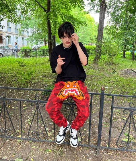 Scally Milano Scally Milano Авы, Scally Milano, Russian Rap, Melon Music, Rappers, Boy Fashion, Melon, Floral Skirt, Harem Pants